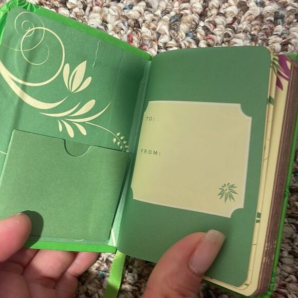 60 sheet journal and friend’s inspirational little book - Picture 3 of 5